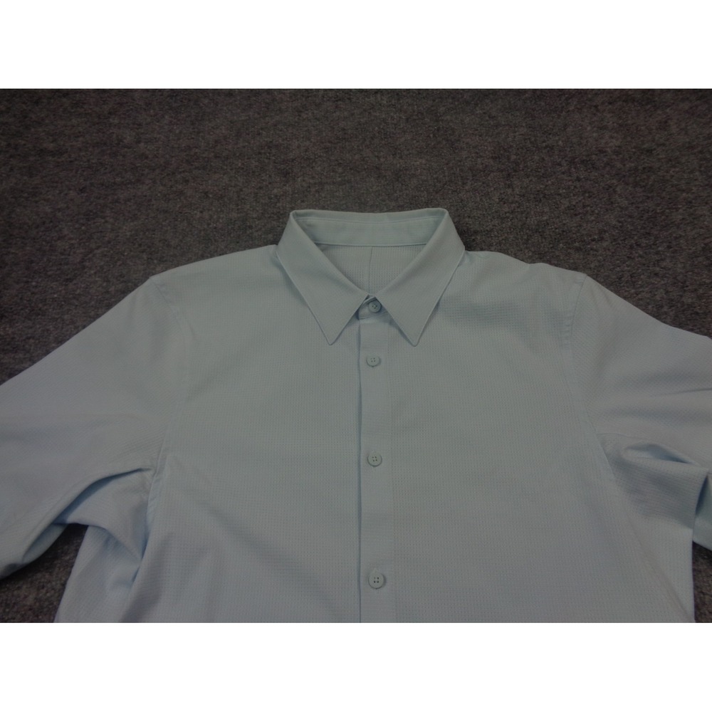 Lululemon Airing Easy Shirt Mens M Light Blue Button Up Stretch Camp Wicking - Picture 4 of 11